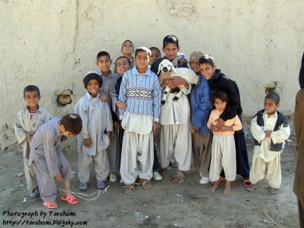 بچه های پر نشاط و محروم روستاهای مرزی سیستان